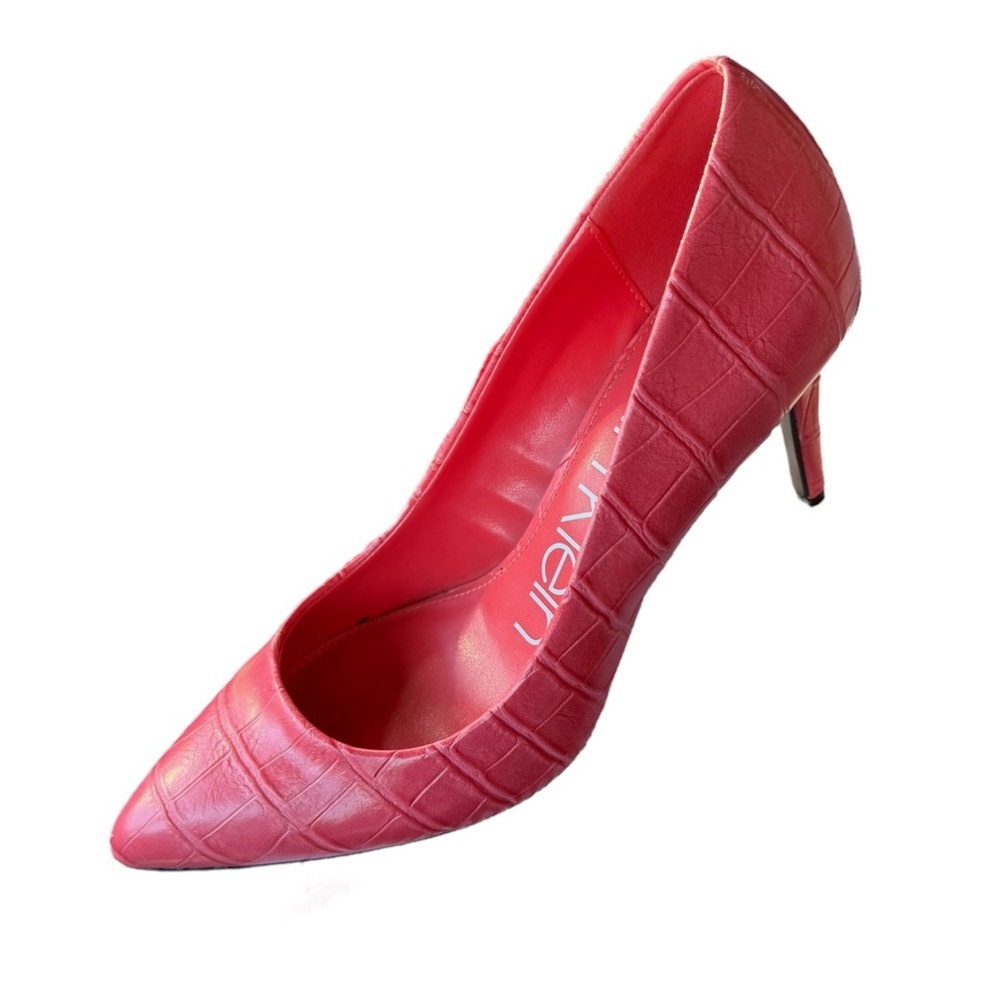 CALVIN KLEIN Gayle Embossed VIP Pumps CORAL
Size 8 - Picture 2 of 8
